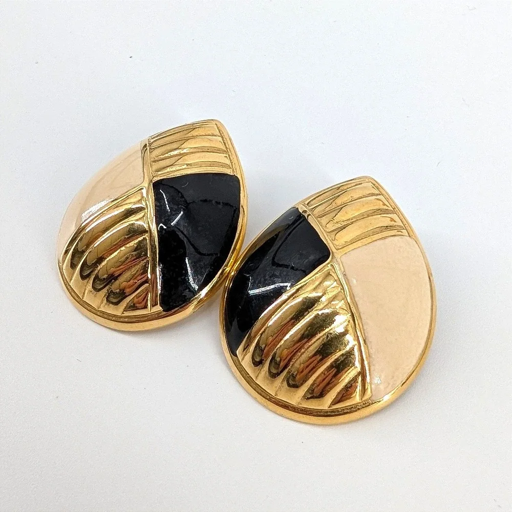 Vintage Geometric Enamel‎ Clip-On Earrings Gold Tone Black Cream Teardrop 80s